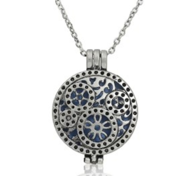 Undranded Jewelry - Dark Silver Aromatherapy Oil Diffuser Necklace